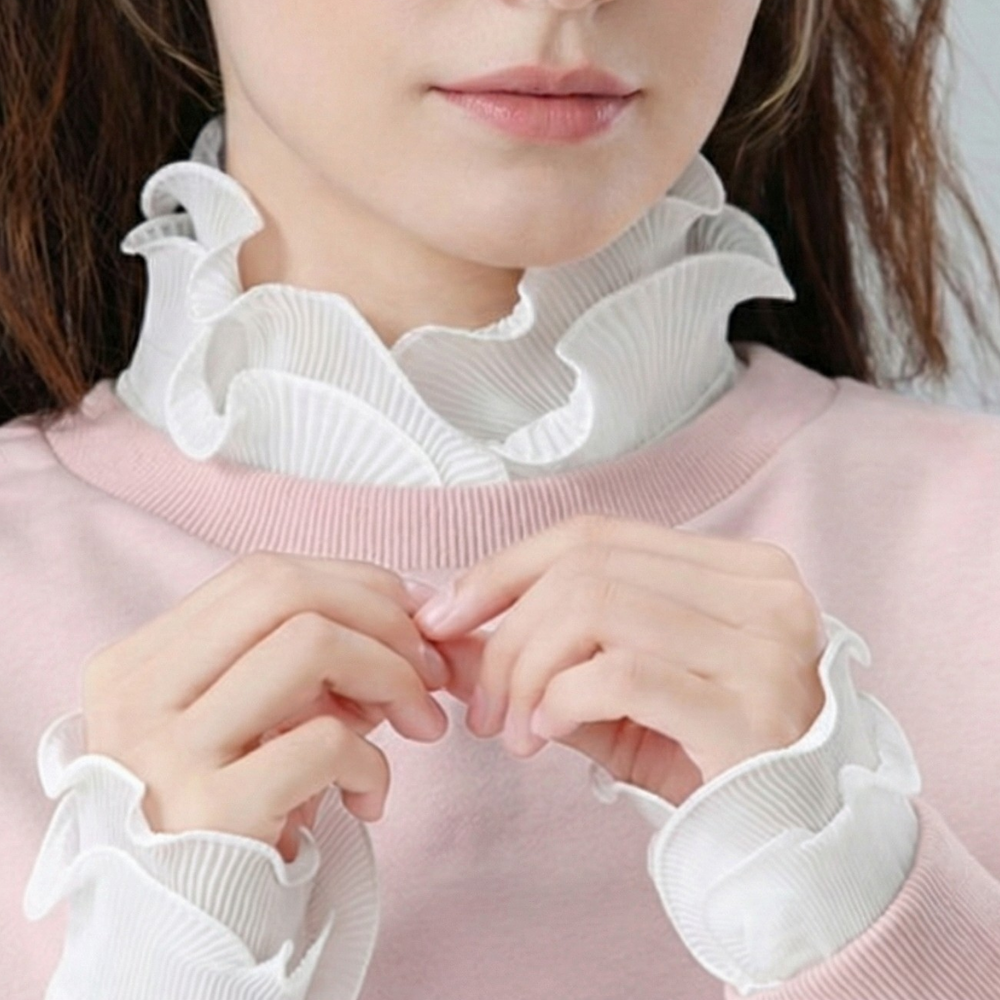 Embroidered, lace, guipure, and satin shirt collar collection featuring elegant designs and premium fabrics that add a feminine and luxurious touch to everyday and formal looks – white  , lavito scarf 
كولكشن ياقات شميز مطرزة، دانتيل، جوبير وستان بتصاميم أنيقة وخامات مميزة تضيف لمسة أنوثة وفخامة للإطلالات اليومية والرسمية , ابيض  – لافيتو سكارف