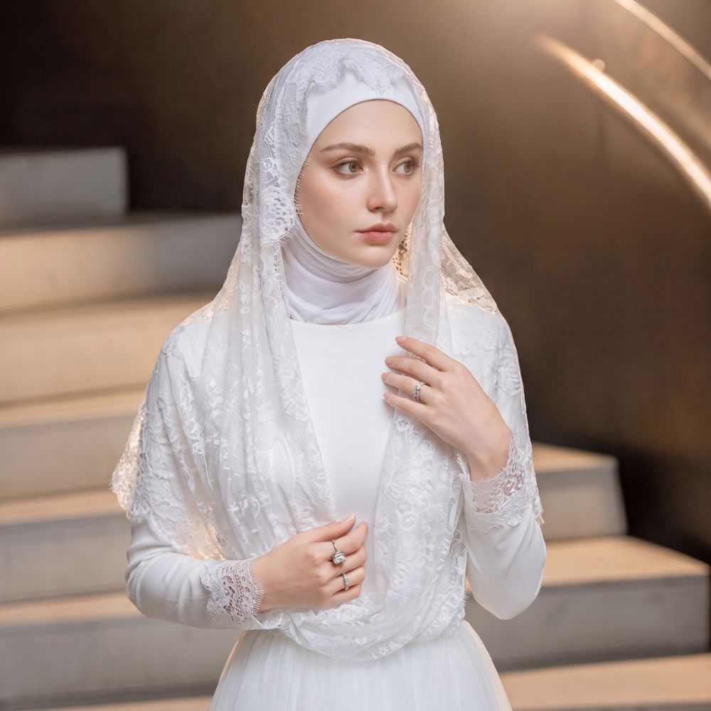 Premium Big Round French Lace Veil with Attached Tone-on-Tone Cotton Bandana