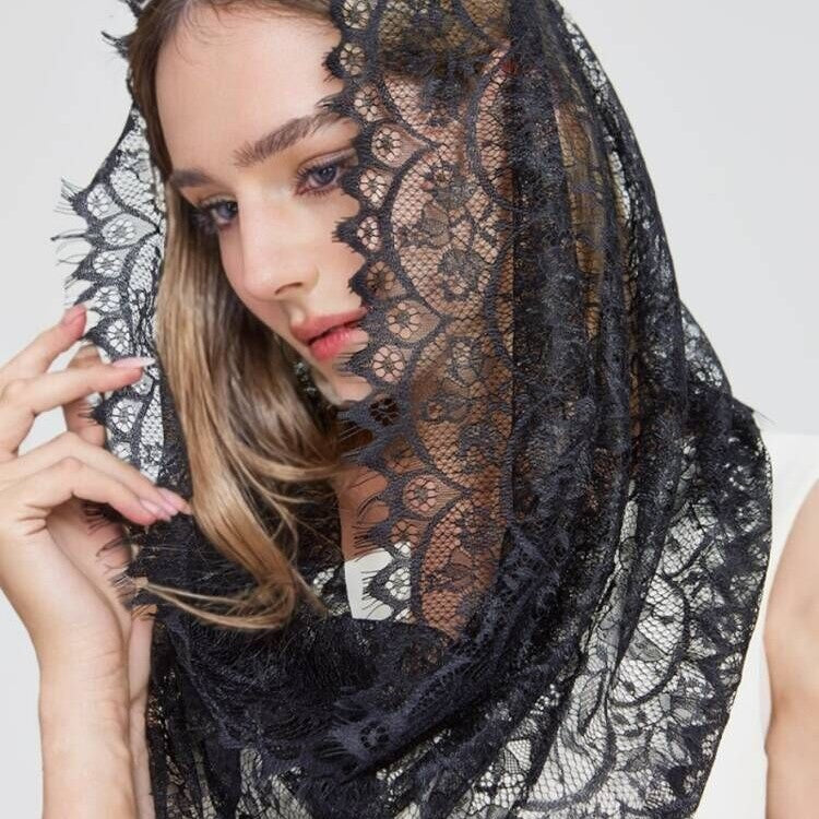 Premium Round French Lace Veil Small