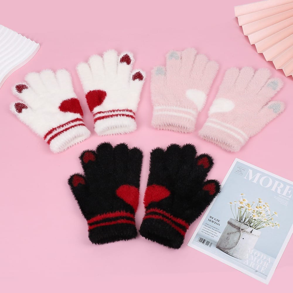 Heart gloves knitwear