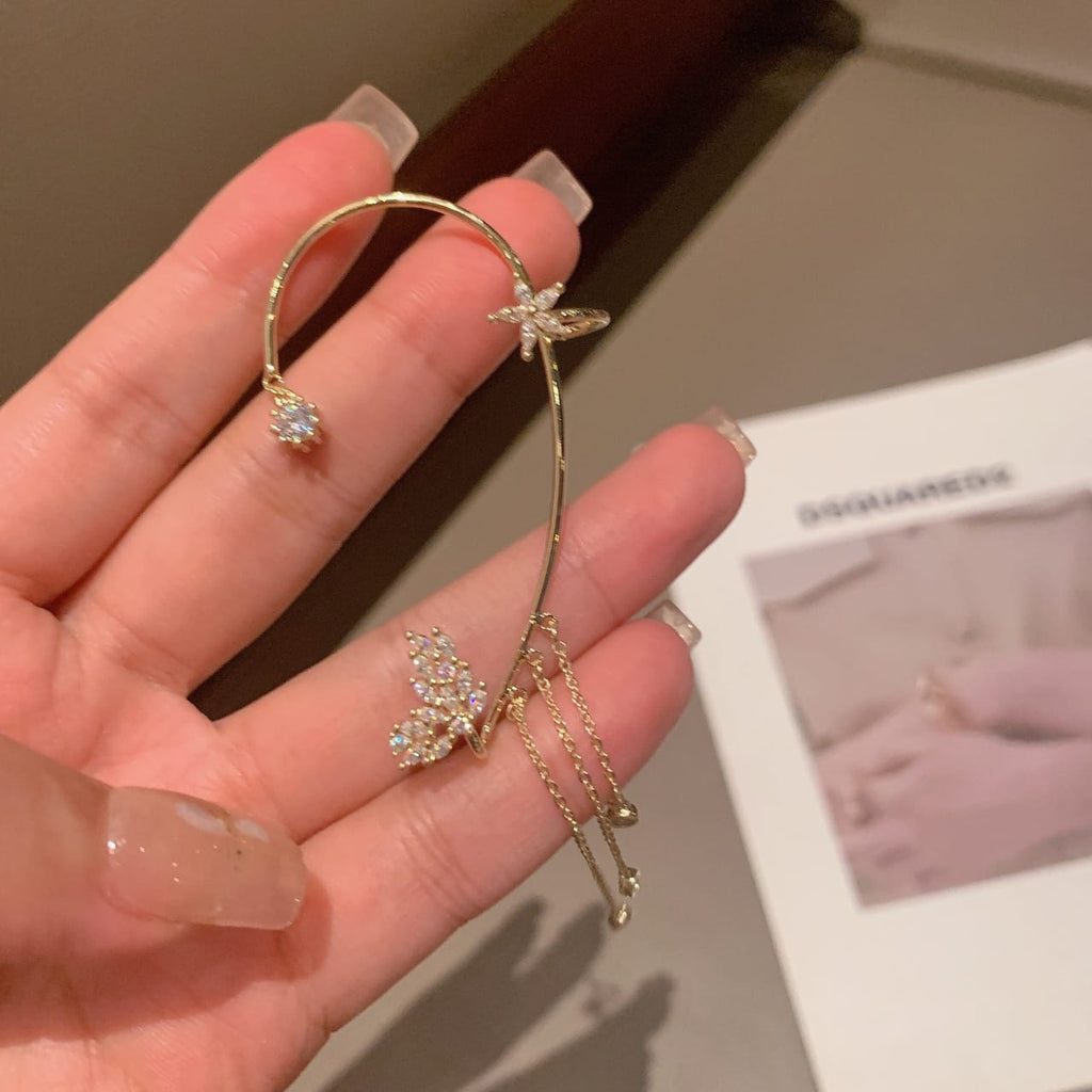 Luxury Crystal Ear Crawler, Gold Plated, Lavito Scarf - حلق زاحف مرصع بالكريستال، طلاء ذهبي، لافيتو سكارف